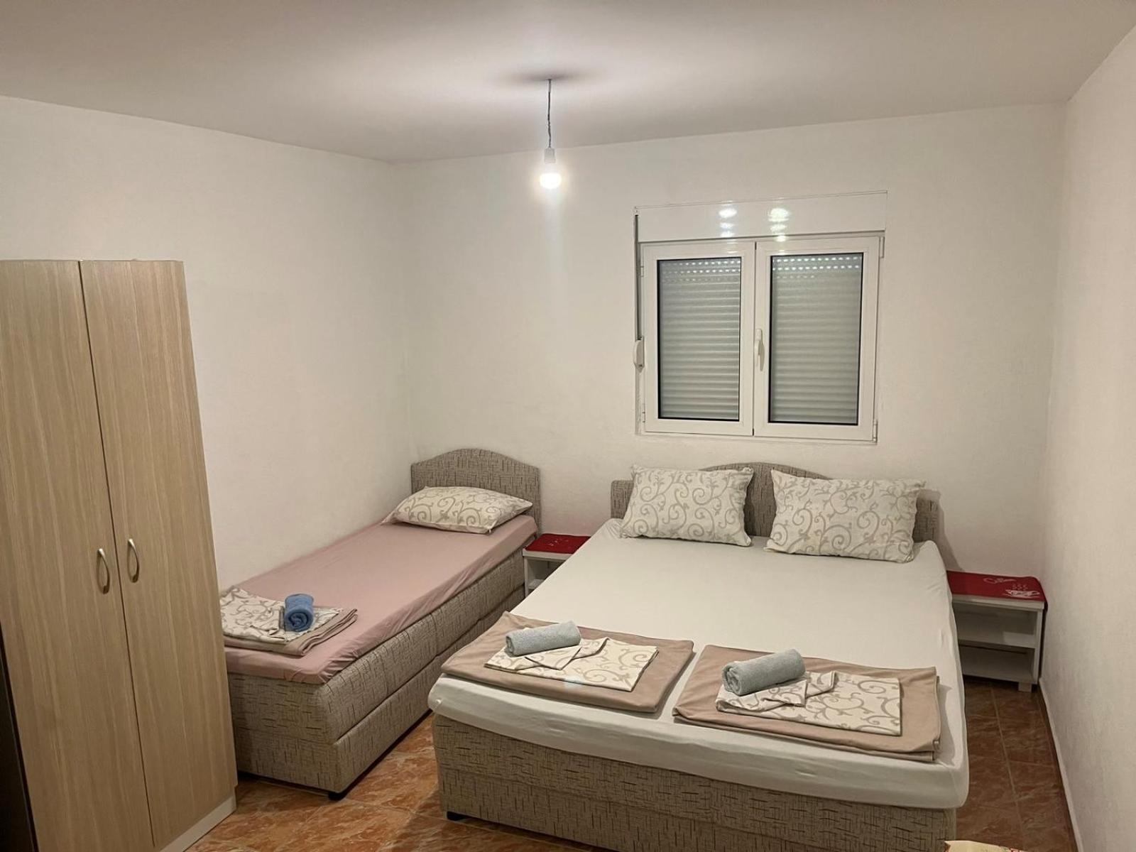 Apartmani Neda Bane Petrovac ภายนอก รูปภาพ