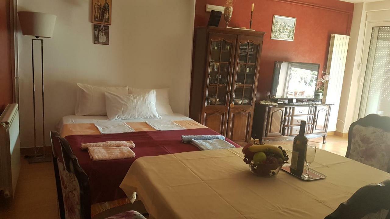 Apartmani Neda Bane Petrovac ภายนอก รูปภาพ