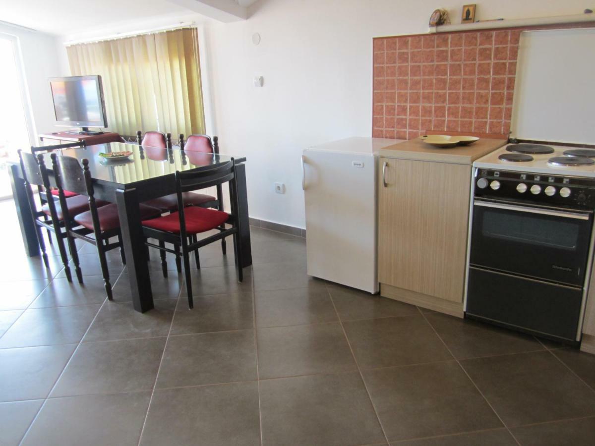Apartmani Neda Bane Petrovac ภายนอก รูปภาพ