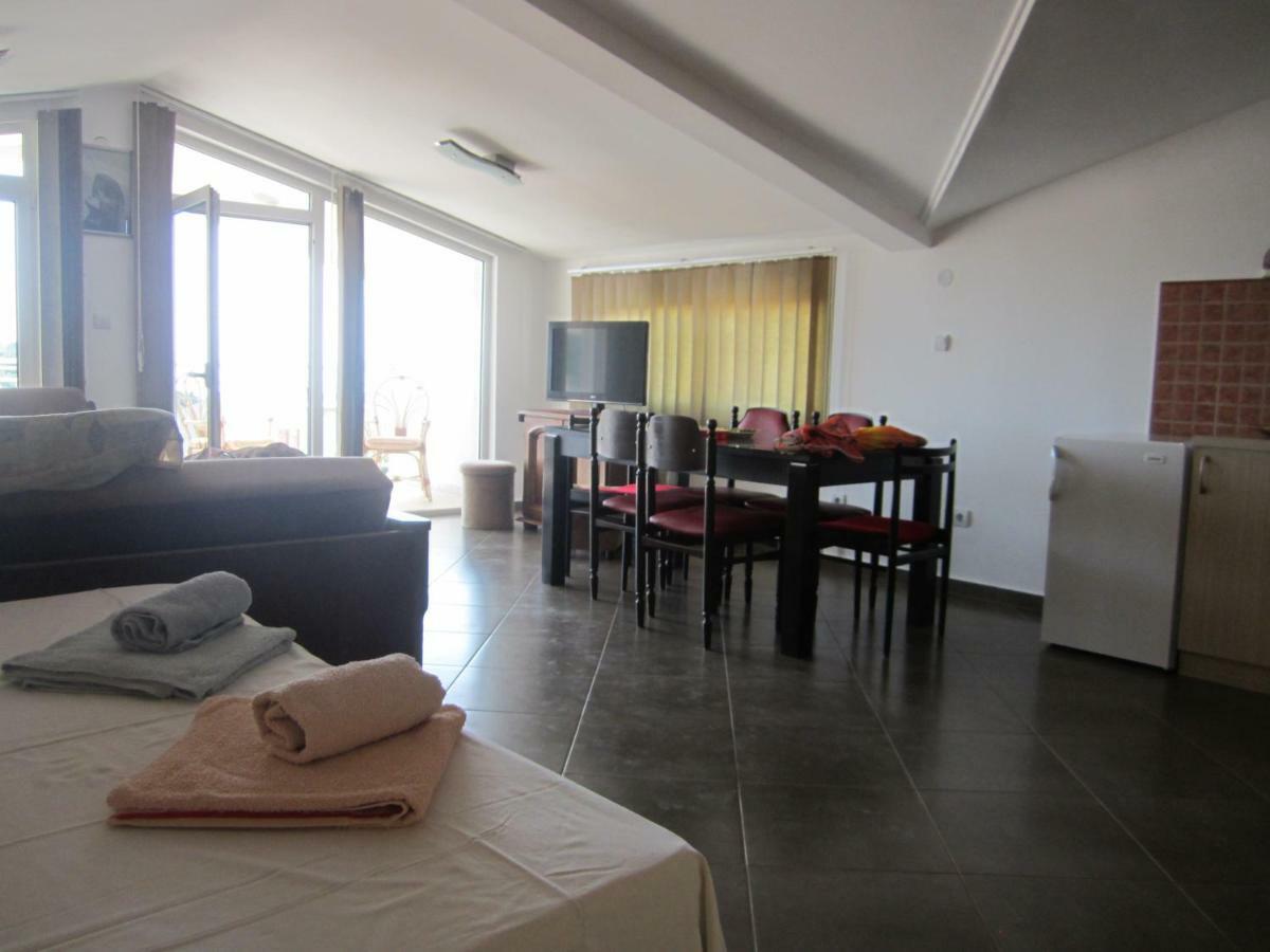 Apartmani Neda Bane Petrovac ภายนอก รูปภาพ