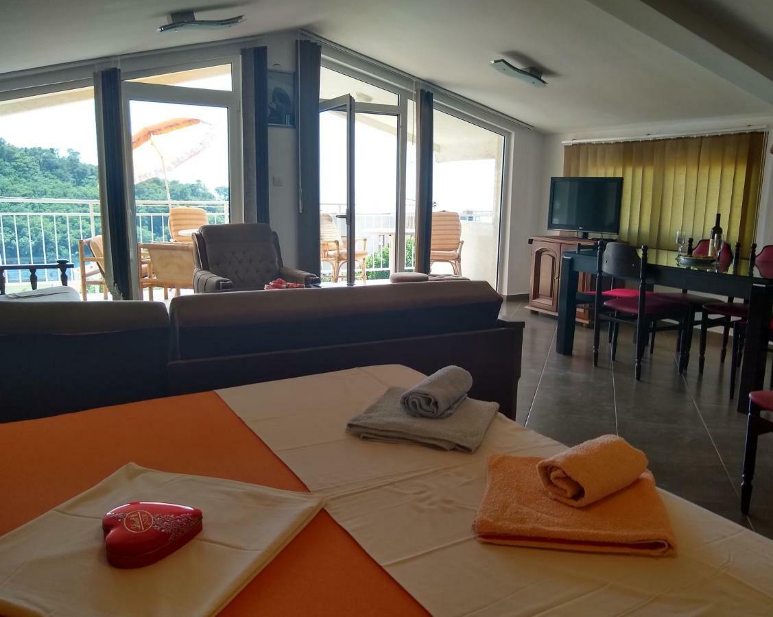 Apartmani Neda Bane Petrovac ภายนอก รูปภาพ