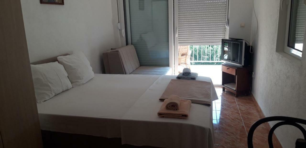 Apartmani Neda Bane Petrovac ภายนอก รูปภาพ